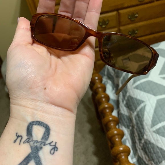 Maui Jim Women’s Sunglasses - Picture 5 of 5